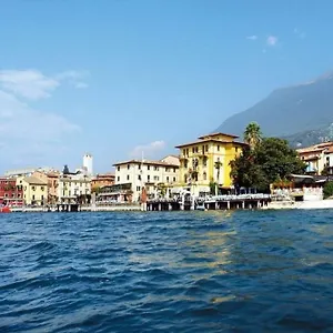 Hotel Malcesine 3*, Мальчезине Италия